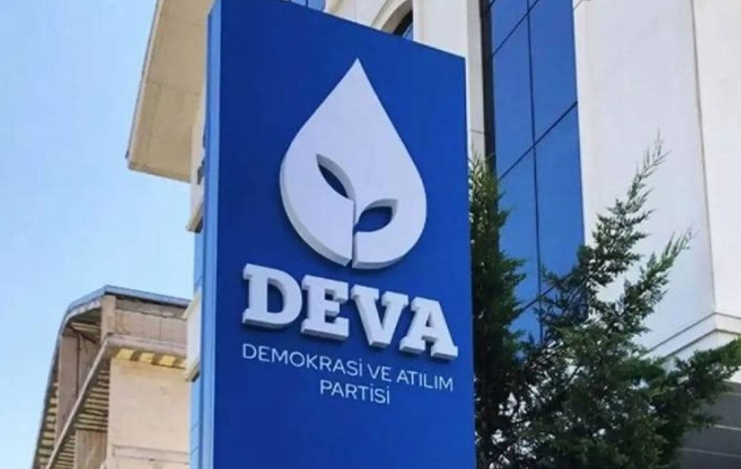 DEVA Partisi'nde istifa